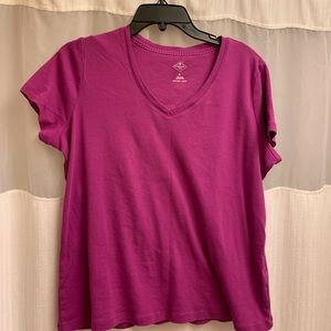 St. John’s Bay tee T-shirt, v neck,cotton XL
